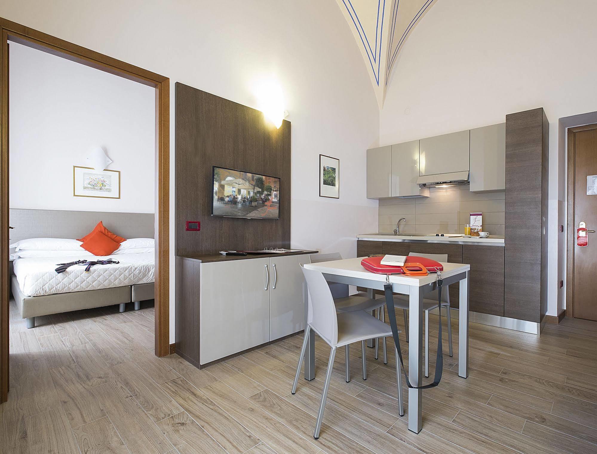 Residence Caffé Savona Alba  Exterior foto